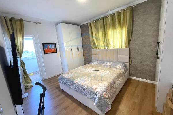 Shtepi me qera Apartament ne Tirane, 2+1, Mobilimi Pjeserisht e mobiluar, Pagesa 1,799  Euro.
