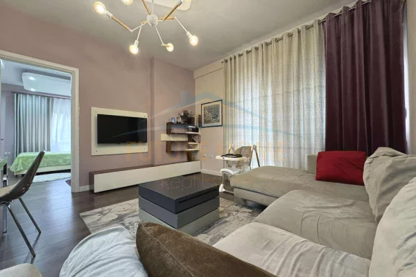 Shtepi me qera 1+1 ne Tirane - 598 Euro