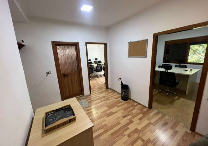 Ambient biznesi me qera 3+1 ne Tirane - 1,000 Euro