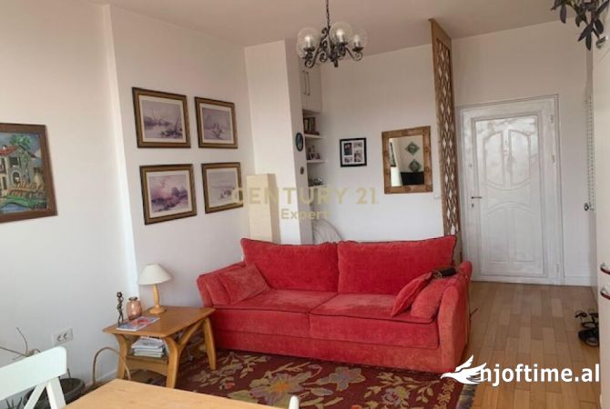 Shtepi me qera Garsoniere ne Tirane - 400 Euro