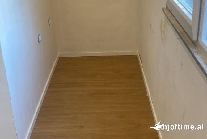 Ambient biznesi me qera 3+1 ne Tirane - 950 Euro