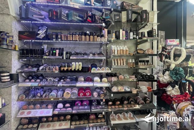 Shitet biznes ne zonen e 21 Dhjetorit