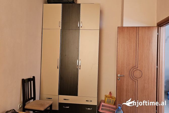 Shtepi ne shitje Apartament ne Tirane, 1+1, Mobilimi E mobiluar, Pagesa 90,000  Euro.