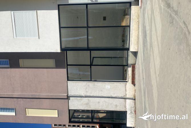 Ambient biznesi me qera 1+1 ne Tirane - 800 Euro