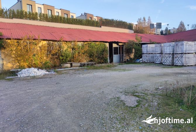 Ambient biznesi me qera 4+1 ne Tirane - 1,800 Euro