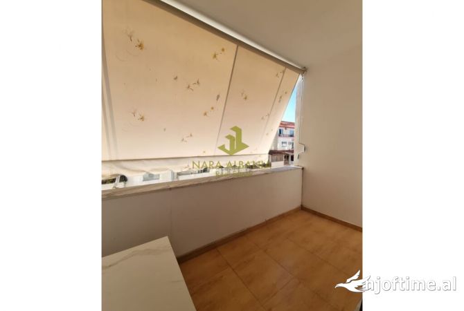 Shtepi ne shitje Apartament ne Tirane, 2+1, Mobilimi Bosh, pa mobiluar, Pagesa 135,000  Euro.
