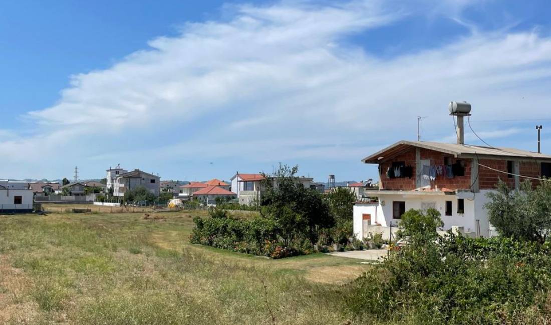 Shitet Toke Ne Domje,Afer Dytesores,Cmim Okazion!!