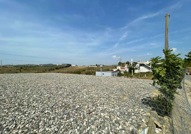 Truall ose Toke ne Tirane - 600 Euro
