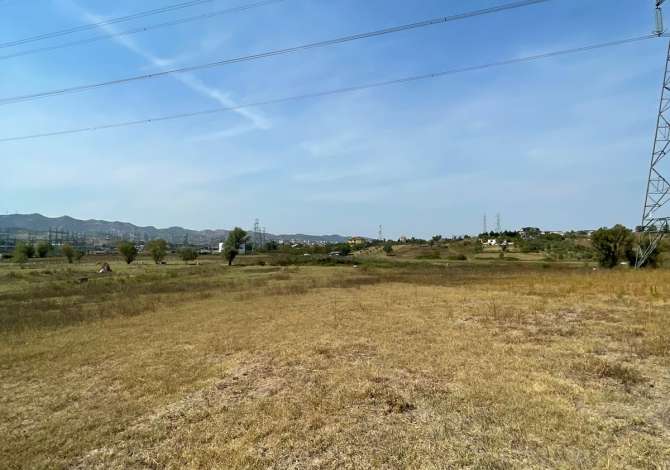 Truall ose Toke ne Tirane - 400,000 Euro