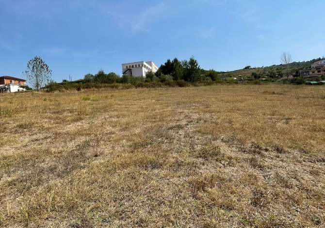 Truall ose Toke ne Tirane - 400,000 Euro