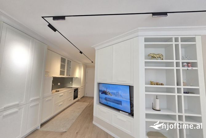 Shtepi ne shitje Apartament ne Tirane, 3+1, Mobilimi E mobiluar, Pagesa 306,000  Euro.