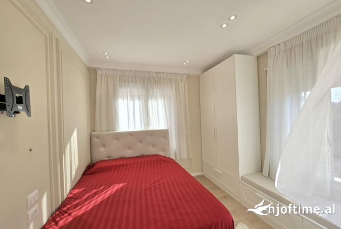 Shtepi ne shitje Apartament ne Tirane, 3+1, Mobilimi E mobiluar, Pagesa 306,000  Euro.