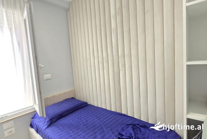 Shtepi ne shitje Apartament ne Tirane, 3+1, Mobilimi E mobiluar, Pagesa 306,000  Euro.