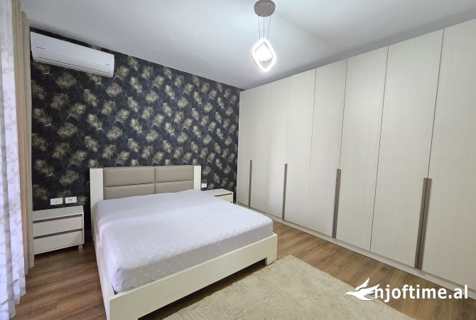 Shtepi ne shitje Apartament ne Tirane, 2+1, Mobilimi E mobiluar, Pagesa 190,000  Euro.