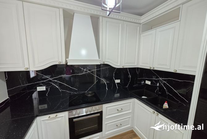 Shtepi ne shitje Apartament ne Tirane, 2+1, Mobilimi E mobiluar, Pagesa 190,000  Euro.