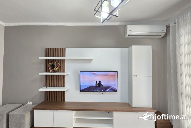 Shtepi ne shitje Apartament ne Tirane, 2+1, Mobilimi E mobiluar, Pagesa 190,000  Euro.