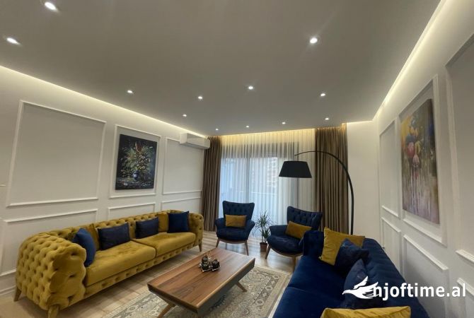 Shtepi me qera 3+1 ne Tirane - 2,500 Euro