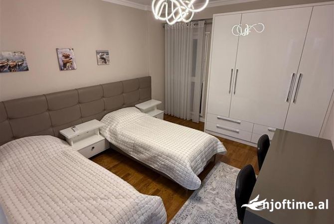 Shtepi me qera 2+1 ne Tirane - 1,200 Euro
