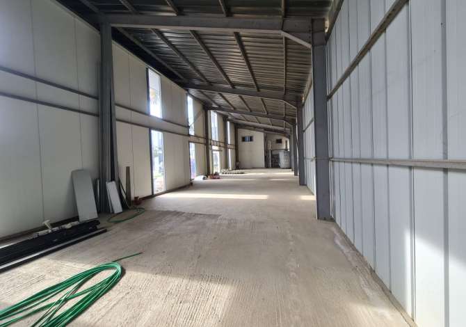 Jepet me qera 2magazina me qera vore 400m2 dhe 270m2  3Eurom2