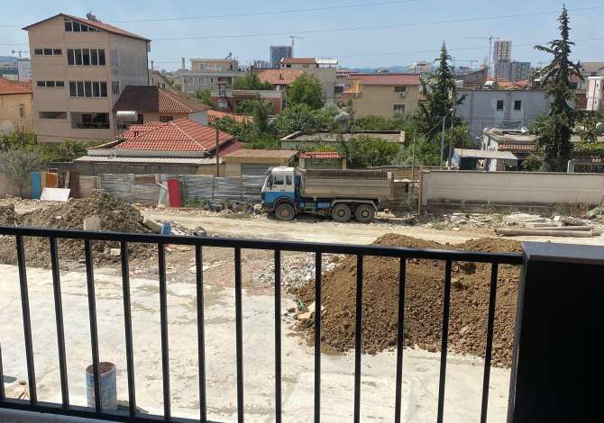 Shtepi ne shitje Apartament ne Tirane, 2+1, Mobilimi Bosh, pa mobiluar, Pagesa 121,000  Euro.