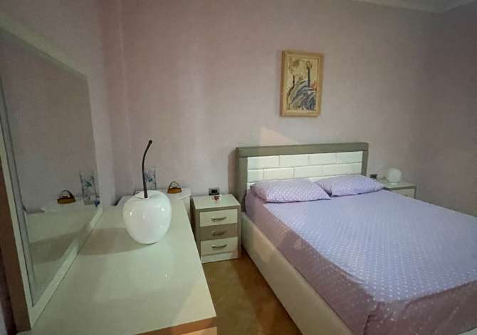 Shtepi me qera Vila Luksoze ne Tirane, 5+1, Mobilimi E mobiluar, Pagesa 800  Euro.