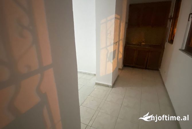 Shtepi ne shitje 1+1 ne Tirane - 92,000 Euro