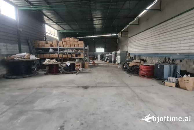 Ambient biznesi me qera 4+1 ne Tirane - 1,800 Euro