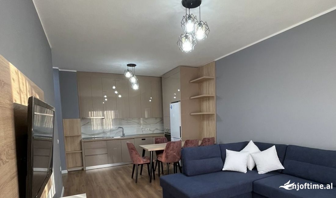 Shtepi me qera Apartament ne Tirane, 2+1, Mobilimi E mobiluar, Pagesa 600  Euro.