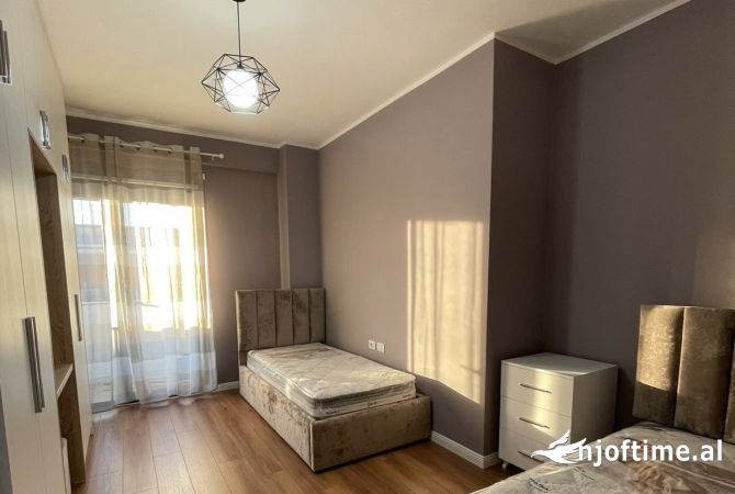 Shtepi me qera Apartament ne Tirane, 2+1, Mobilimi E mobiluar, Pagesa 600  Euro.