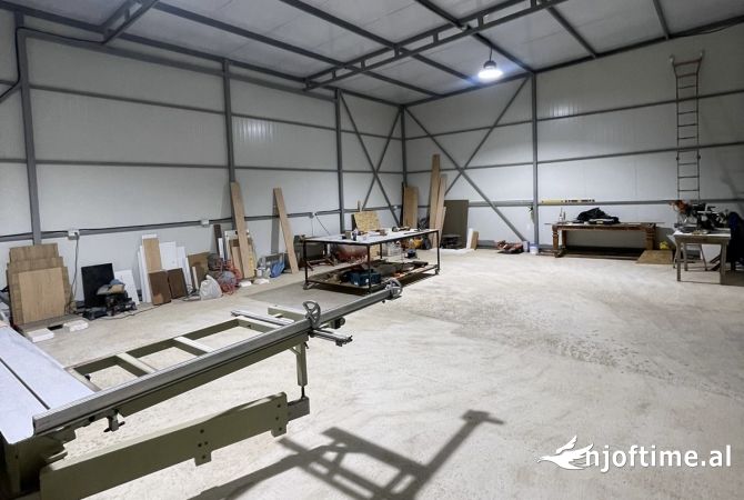 Ambient biznesi me qera 4+1 ne Tirane - 700 Euro