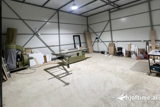 Ambient biznesi me qera 4+1 ne Tirane - 700 Euro