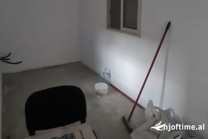 Ambient biznesi me qera 4+1 ne Tirane - 600 Euro