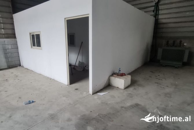 Ambient biznesi me qera 4+1 ne Tirane - 1,200 Euro