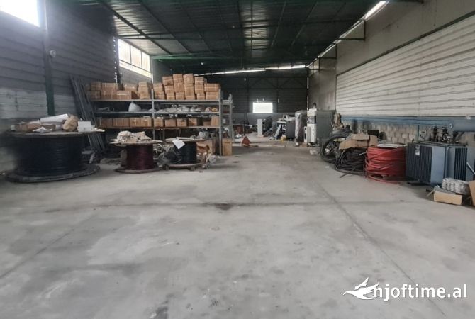 Ambient biznesi me qera 4+1 ne Tirane - 1,200 Euro