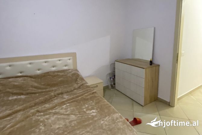 Shtepi me qera 2+1 ne Tirane - 450 Euro