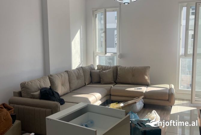 Shtepi me qera Apartament ne Tirane, 2+1, Mobilimi E mobiluar, Pagesa 500  Euro.