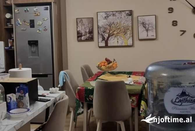 Shtepi ne shitje Apartament ne Tirane, 1+1, Mobilimi E mobiluar, Pagesa 120,000  Euro.