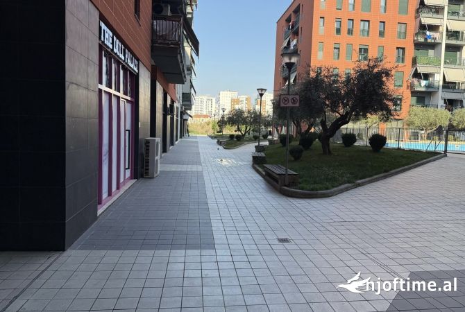 Shitet ambjent biznesi me hipoteke  Kati 0  Cmimi: 79000Euro i diskutueshem Sip 50 m2 