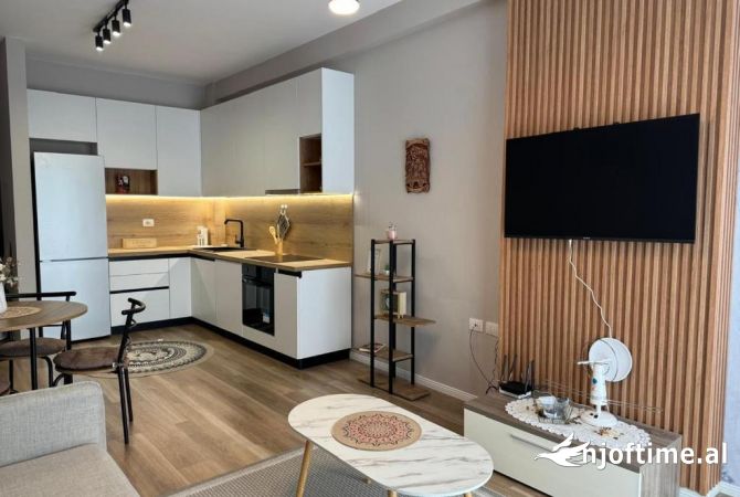 Shtepi me qera Apartament ne Tirane, 1+1, Mobilimi E mobiluar, Pagesa 50,000  Leke.