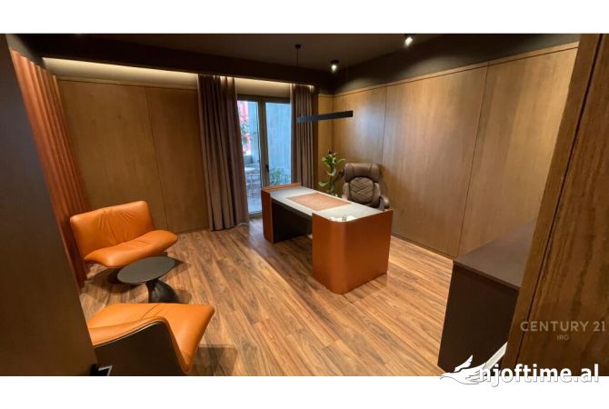 Ambient biznesi ne shitje 3+1 ne Tirane - 530,000 Euro