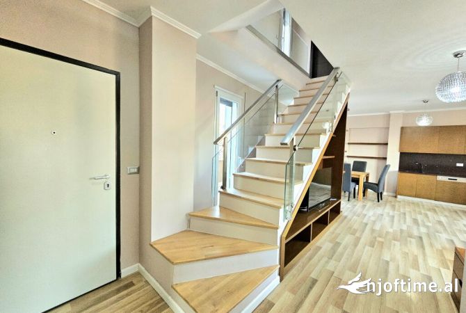 Shtepi me qera Duplex(shtepi me 2 kate) ne Tirane, 3+1, Mobilimi E mobiluar, Pagesa 1,200  Euro.