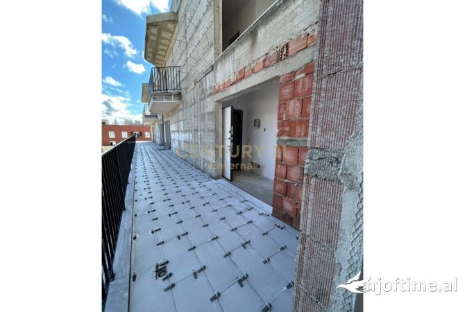 Shtepi ne shitje Apartament ne Tirane, 2+1, Mobilimi Bosh, pa mobiluar, Pagesa 245,000  Euro.