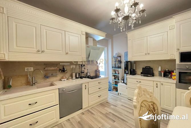Shtepi ne shitje 3+1 ne Tirane - 320,000 Euro