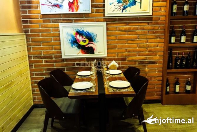 Ambient biznesi me qera 2+1 ne Tirane - 2,000 Euro