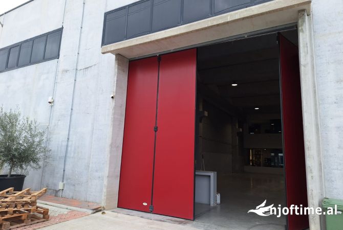 Ambient biznesi me qera 4+1 ne Tirane - 1,500 Euro