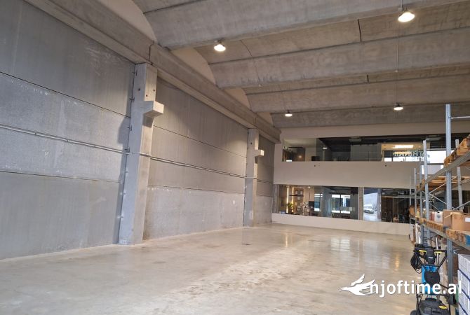 Ambient biznesi me qera 4+1 ne Tirane - 1,500 Euro