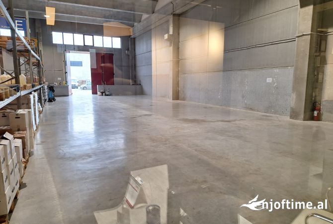 Ambient biznesi me qera 4+1 ne Tirane - 1,500 Euro