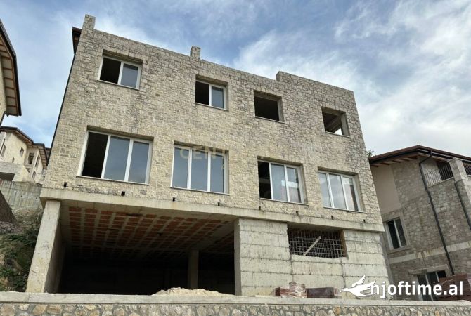 Shtepi ne shitje 7+1 ne Tirane - 1,140,000 Euro