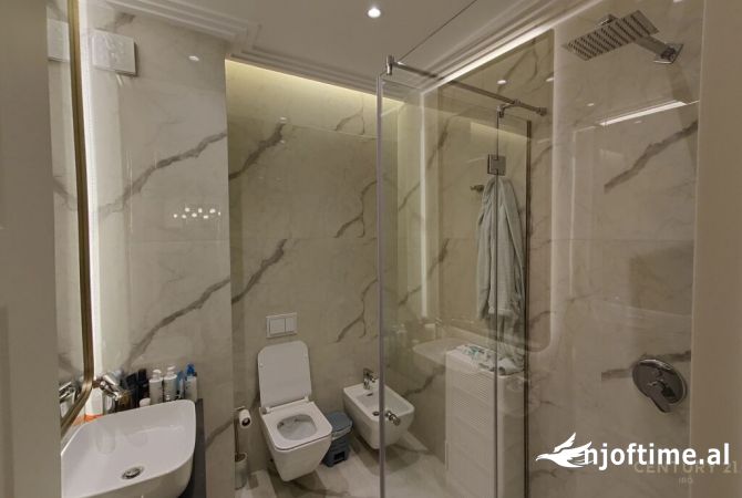 Shtepi ne shitje Apartament ne Tirane, 2+1, Mobilimi E mobiluar, Pagesa 330,000  Euro.