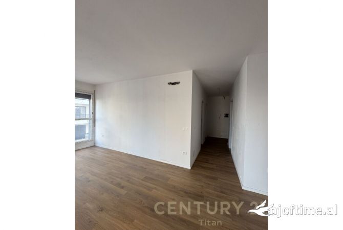 Shtepi ne shitje Apartament ne Tirane, 2+1, Mobilimi Bosh, pa mobiluar, Pagesa 170,000  Euro.